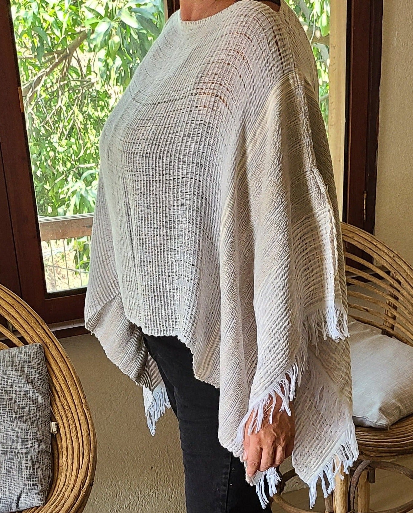 Poncho La Paloma White Cream