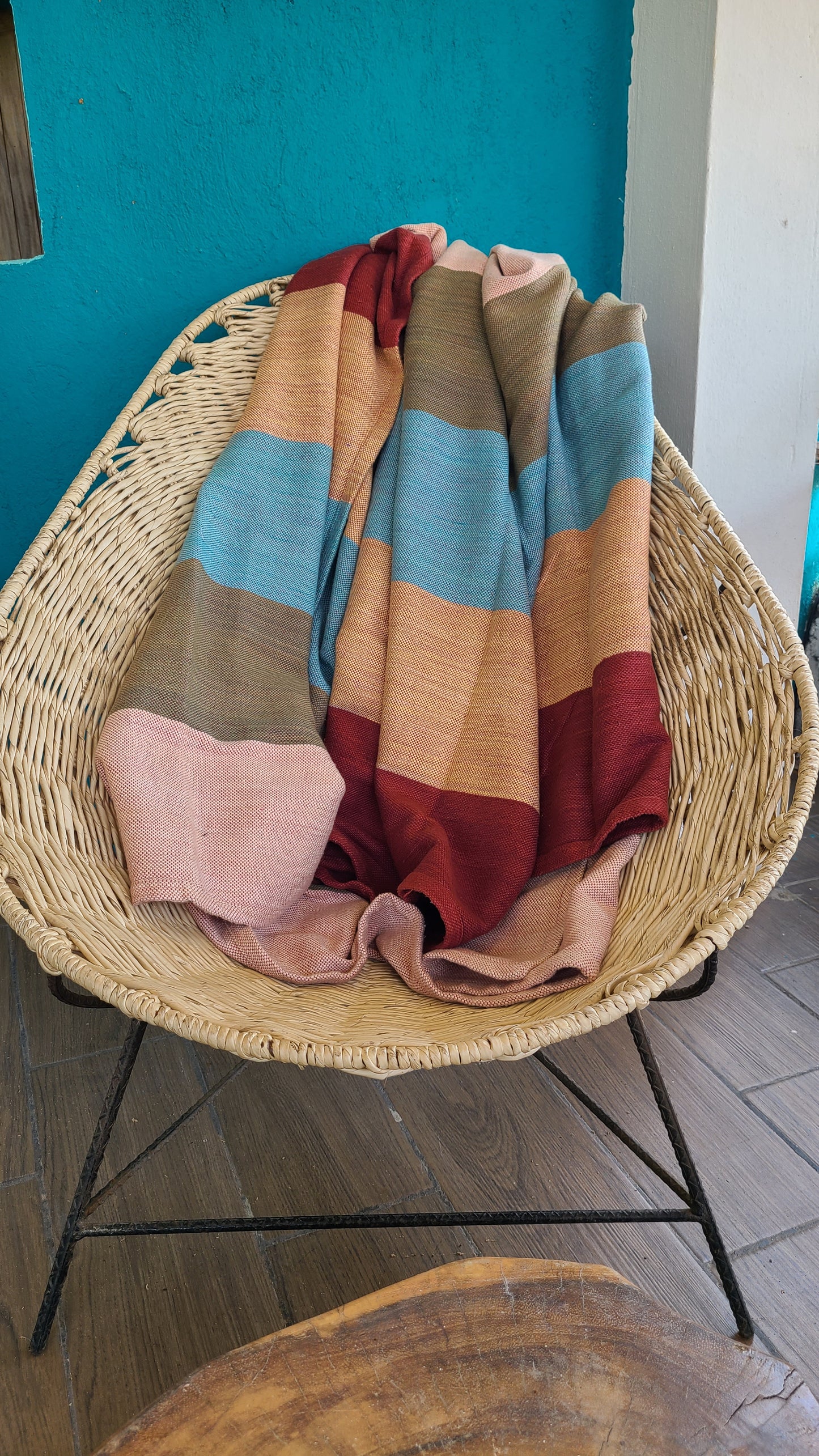 Clay bands Throw Blanket